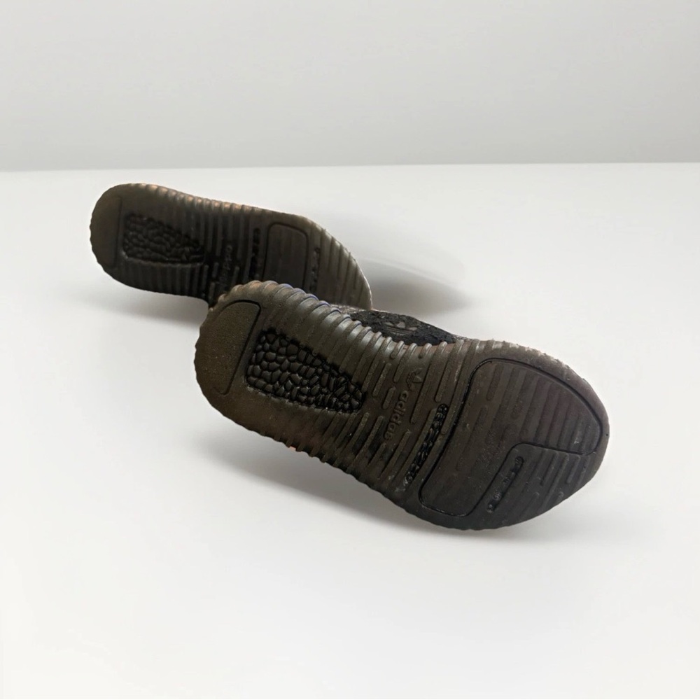 adidas Yeezy 350 - Little Kid LK Youth 13.5 - Pirate Black - Picture 5 of 16